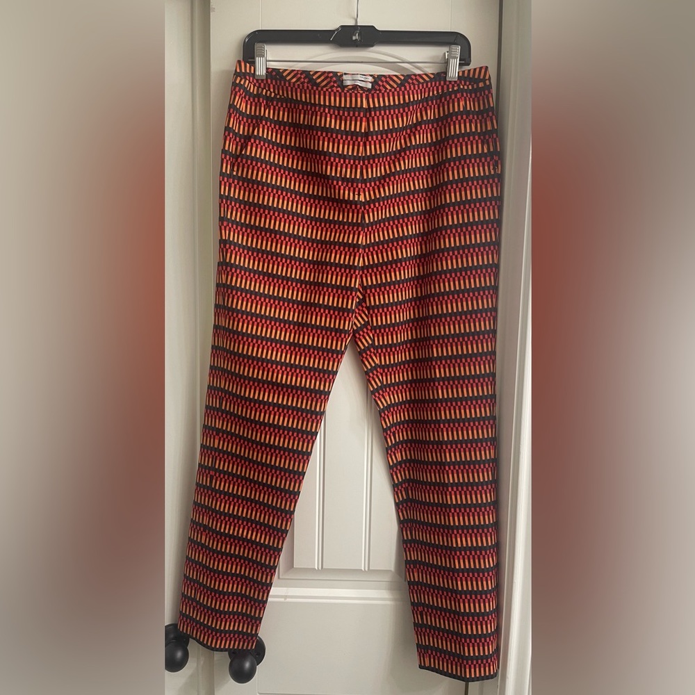 Halogen Quinn Fit Pants with an Orange, Red and Black Geometric print. Size 8